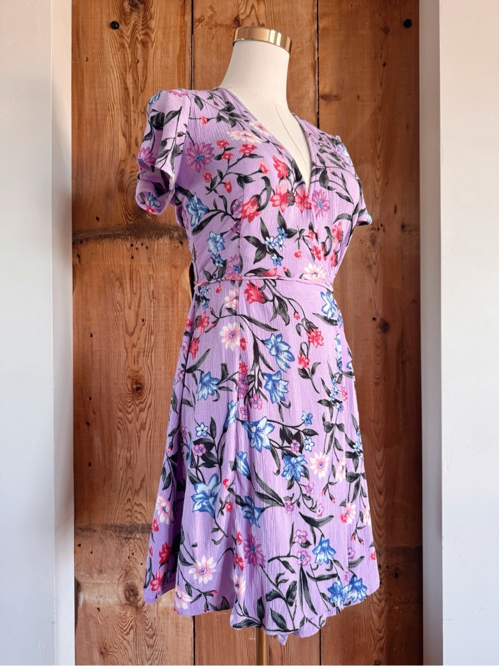 Sz S Lulus Harbor Point Lavender Floral Print Wrap Mini Dress EUC - Picture 2 of 8